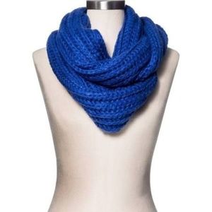NEW Cobalt Blue Chunky Knit Infinity Scarf NWT